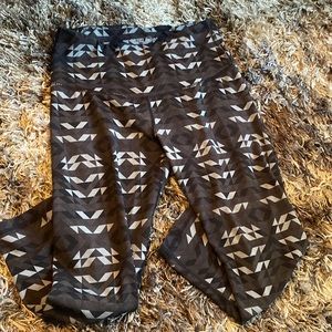 Old navy active wear capri leggings